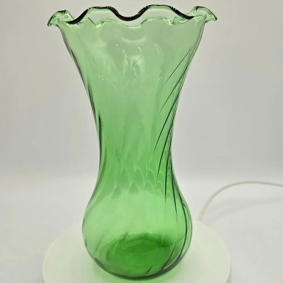 Vintage Anchor Hocking  Green Spiral Vase, Retro Glass Flower Vase, Unique Swirl - Picture 1 of 6
